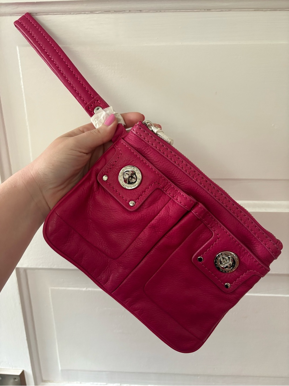 Marc by Marc Jacobs Totally Turnlock Leather Wristlet Clutch – Pink NWT